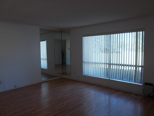 Foto del edificio - 5585 E Pacific Coast Hwy