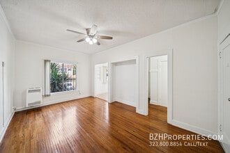 Building Photo - 1267 Vin Scully Ave