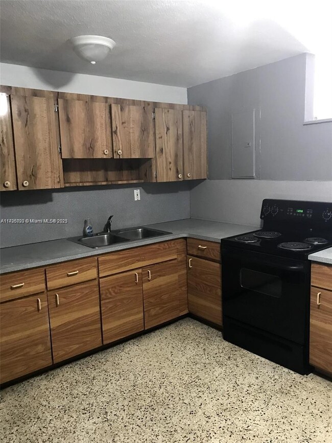 Foto del edificio - 3121 NW 103rd St