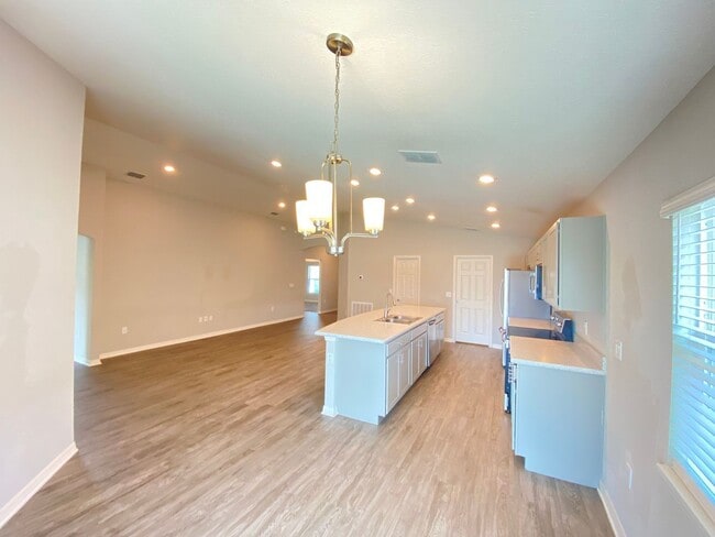 Building Photo - 188 Foxtail Loop