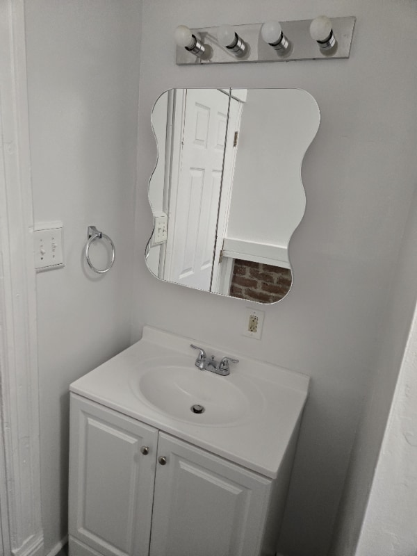 Building Photo - 20 Innis Ave