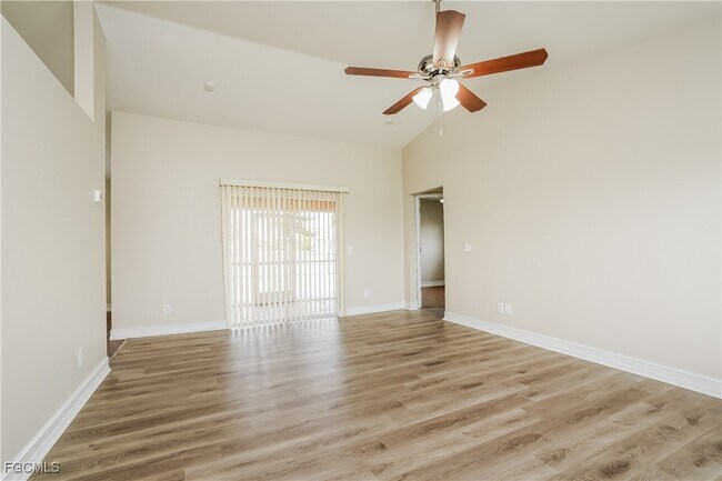 Foto del edificio - 2122 NE 20th Ln