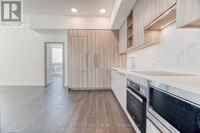 Building Photo - 27-627 McMahon Dr