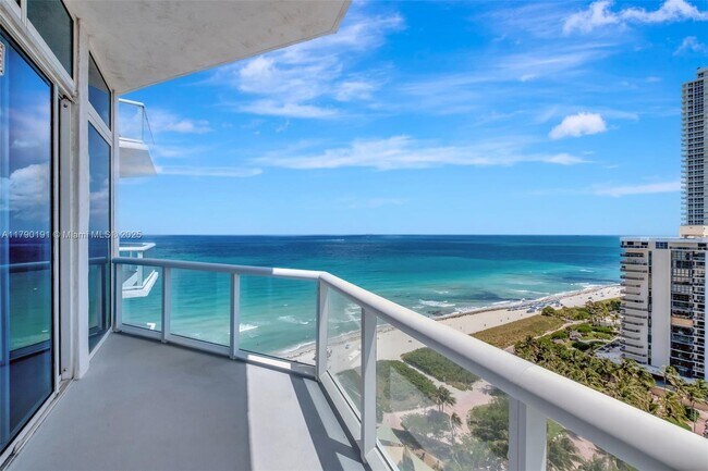 Building Photo - 6515 Collins Ave