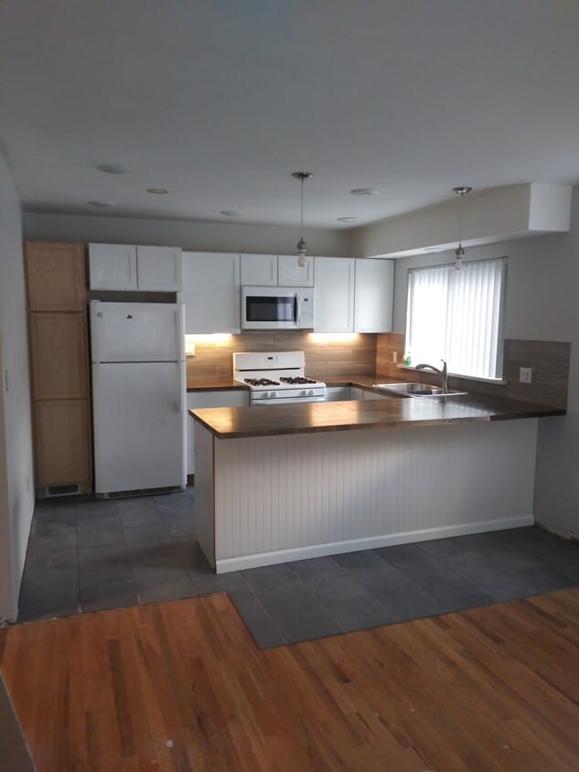 New Kitchen - 641 E Brockton Ave