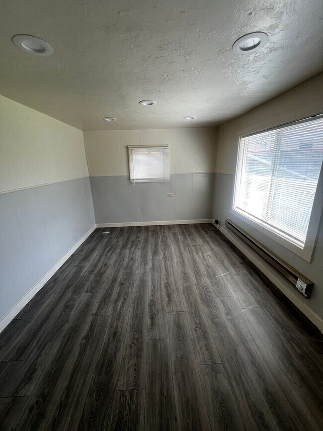 Foto del edificio - 1236-1236 E Lewis St