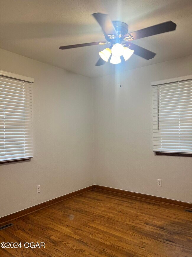 Foto del edificio - 1608 Jefferson Cir