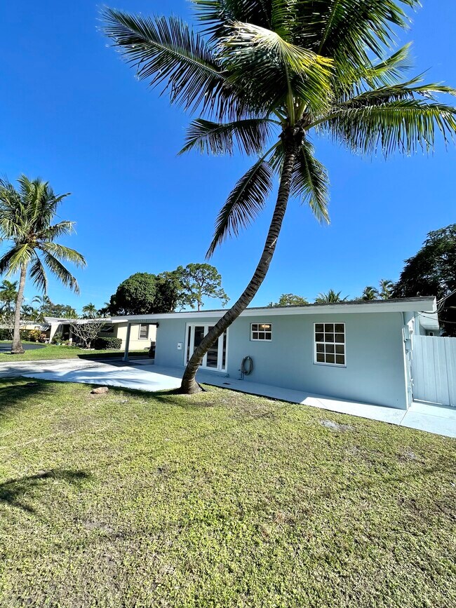 Building Photo - 2412 Andros Ln
