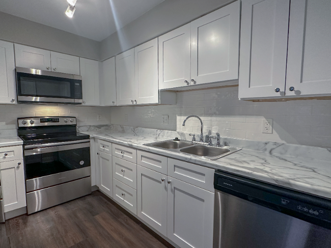 Foto del edificio - 5157 Waterman Blvd