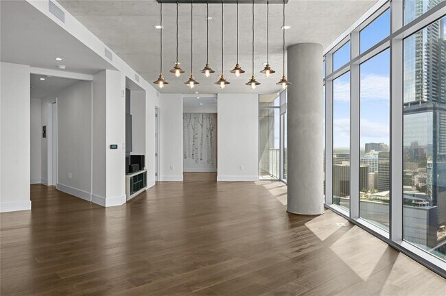 Building Photo - 501 West Ave
