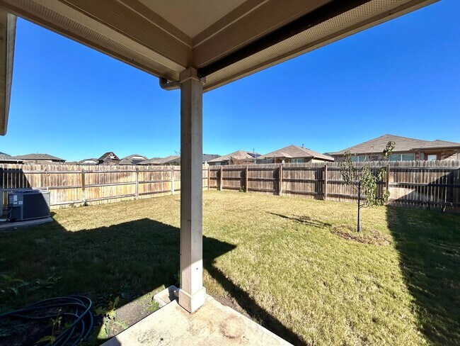 Building Photo - Move-In Ready 4-Bed, 2-Bath Home in Prime Fairhaven Location!