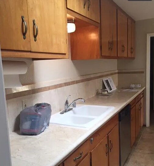 Foto del edificio - 3915 Beechwood Dr