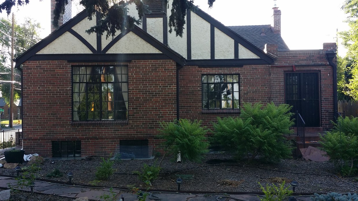 Foto principal - 1360 Monaco Pkwy