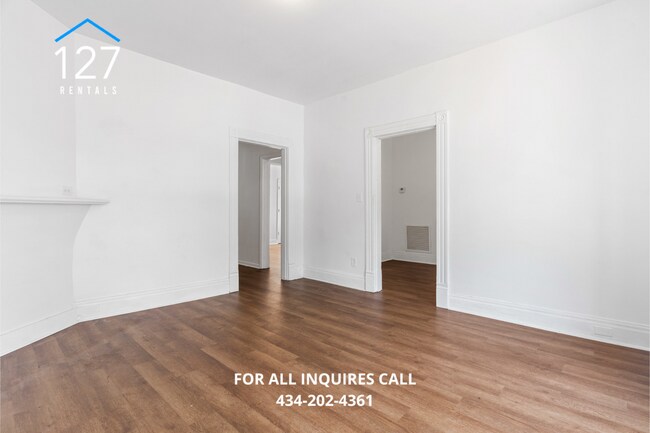 Foto del edificio - Spacious 2-Bedroom Apartment with Modern Updates and Off-Street Parking