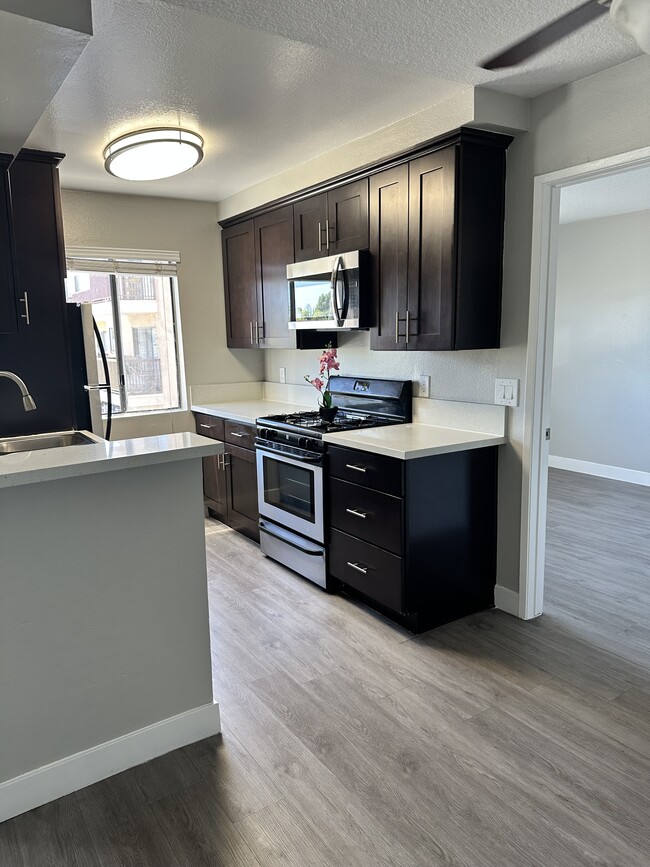 Foto del edificio - Chateau W6600 Apartment Homes