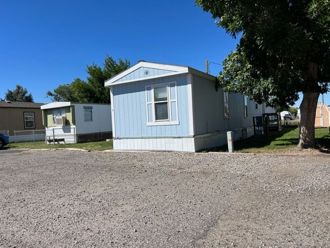 Building Photo - 3 Bedroom 2 Bath Trailer for Rent