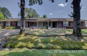 Building Photo - 2 E Laramie Dr