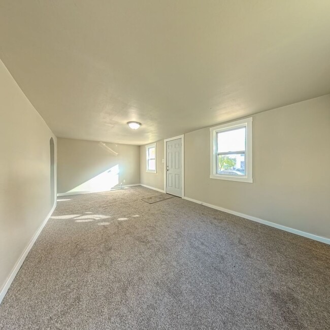 Building Photo - Affordable Living - 1 Bedroom 1 Bathroom -...