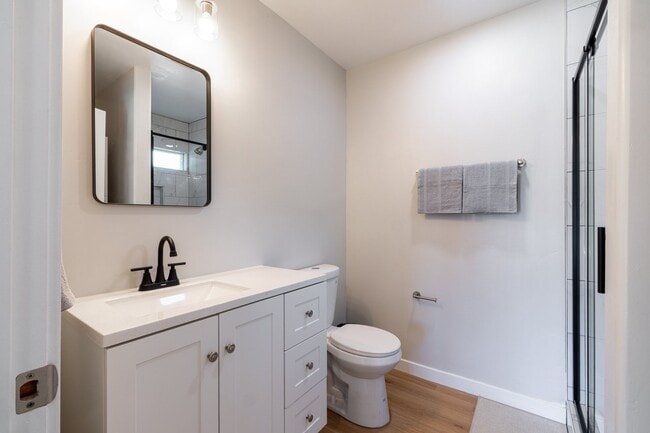 Foto del edificio - 8122 Melrose Ln