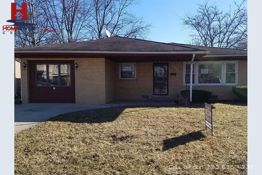 Large 4 Bedroom Home House for Rent in Chicago Heights, IL