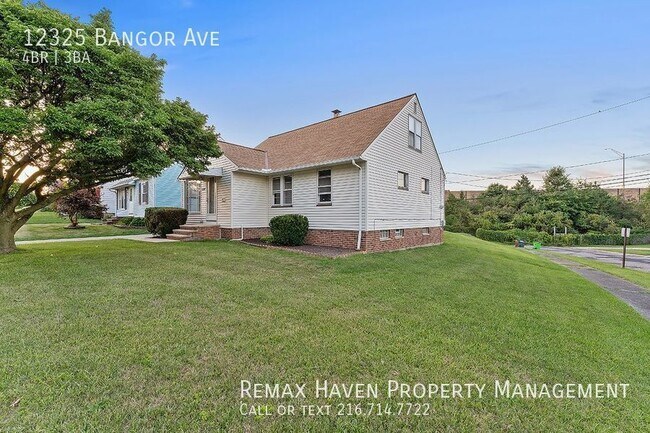 Foto del edificio - 12325 Bangor Ave, Garfield Hts - Spacious ...