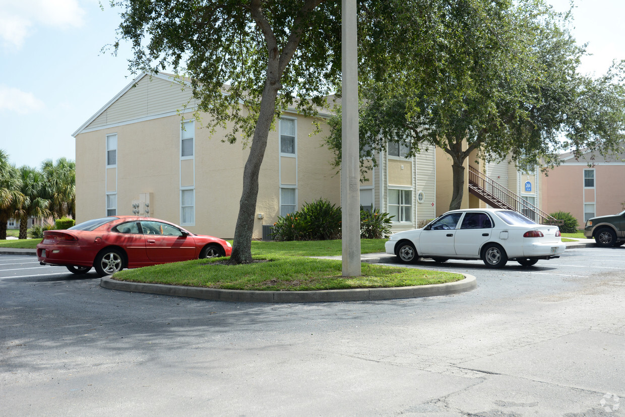 Primary Photo - Ocean Pointe