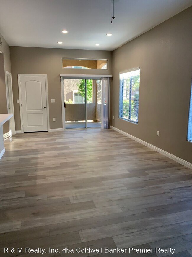 Building Photo - 2 br, 2 bath House - 3451 Desert Cliff #104