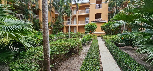Foto del edificio - 1 bedroom condo in a resort like community
