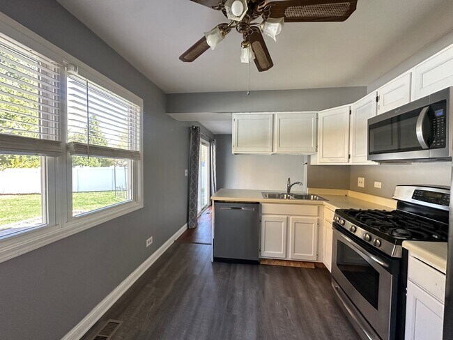 Foto del edificio - 1309 Monmouth Ave