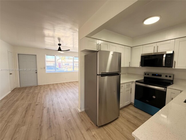 Foto del edificio - 801 SW 7th St