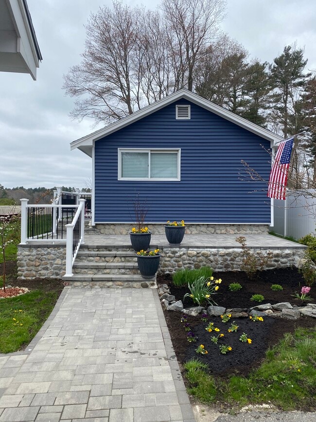 Foto del edificio - 15 Falls Rd