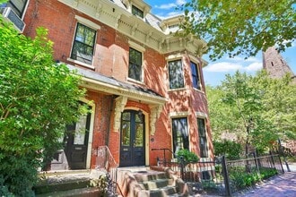 Building Photo - 52 Mattoon St