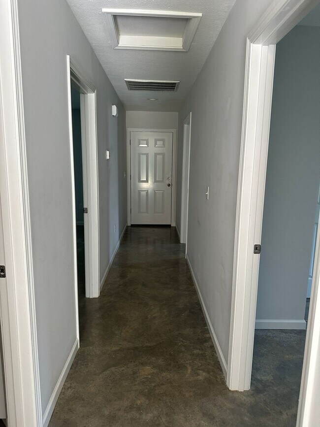 Building Photo - 3 Bed/2 Bath Home in Pearl