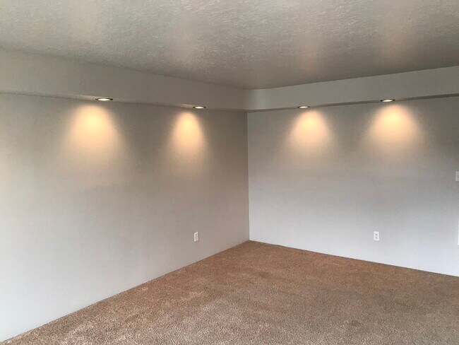 Foto del edificio - 665 Northeast 7th Street