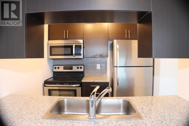 Building Photo - 50 Town Centre Court