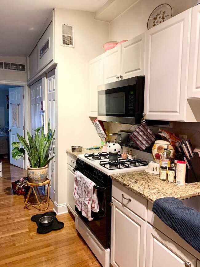 Foto del edificio - 629 Catharine St