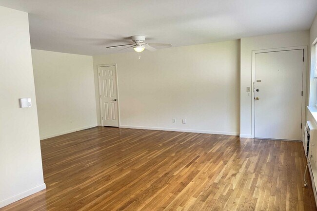 Foto del edificio - 1544 River Rd