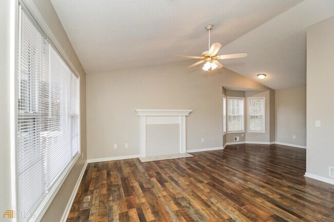 Building Photo - 10 Remington Ct
