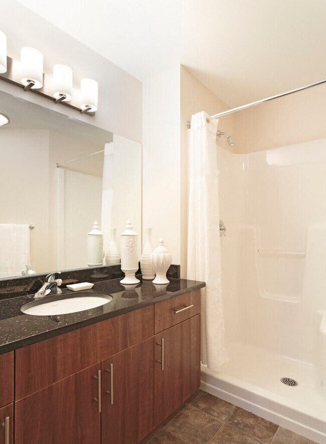 Photo du bâtiment - Tamarack Pointe