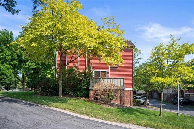 Building Photo - 42 Cornhill Pl