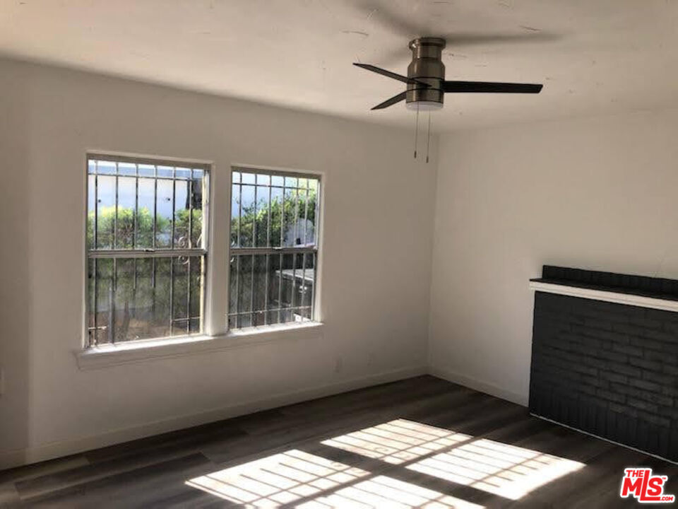2536 Carmona Ave, Los Angeles, CA 90016 Room for Rent in Los Angeles
