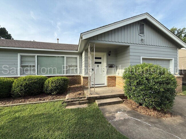 Foto del edificio - For Lease | Midtown Tulsa | Available Now!