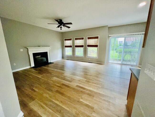 Building Photo - 8751 Roundhouse Cir