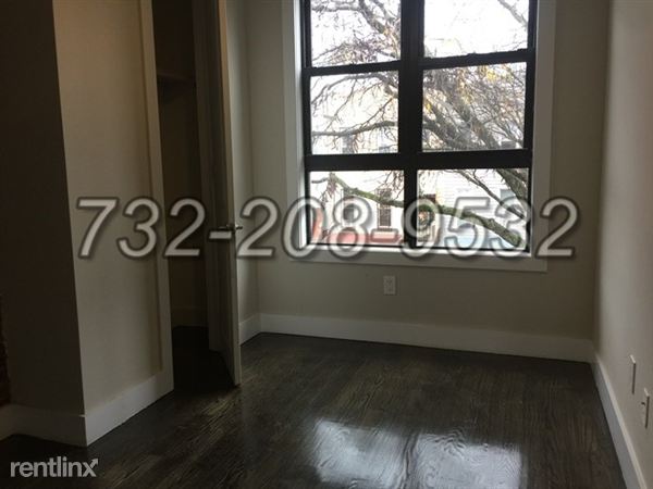 Building Photo - 265 Woodbine St