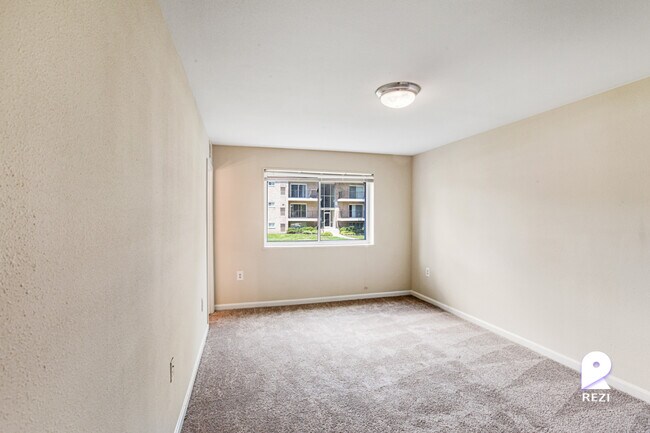 Foto del edificio - 6525 Hil-Mar Dr