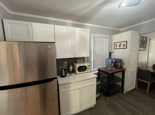 Foto del edificio - Fully furnished beautifully renovated house!