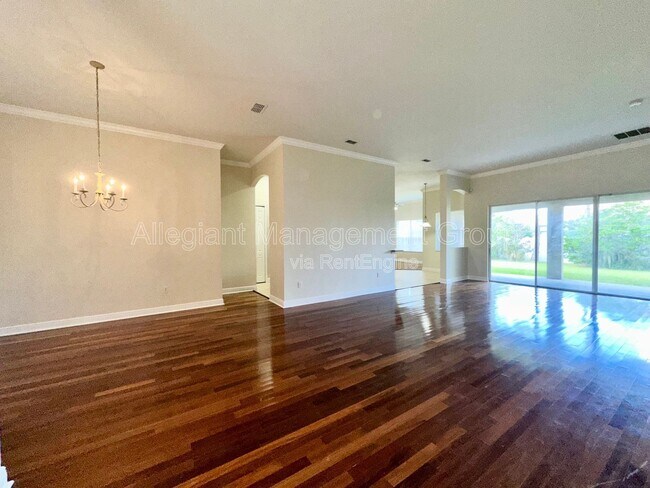 Foto del edificio - 3544 Somerset Cir