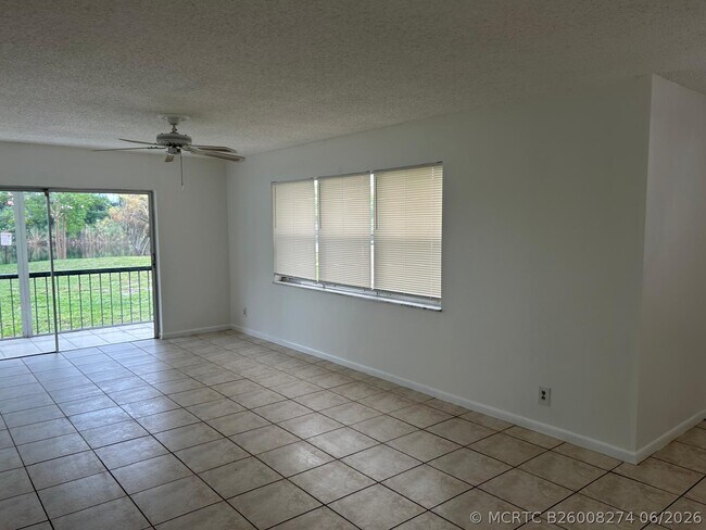 Building Photo - 3300 Spanish Moss Terrace