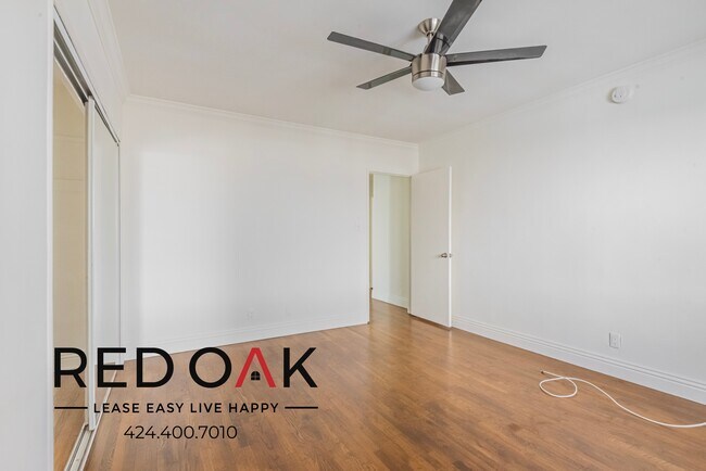 Foto del edificio - ~1 Month FREE~ Contemporary Top Floor Two ...