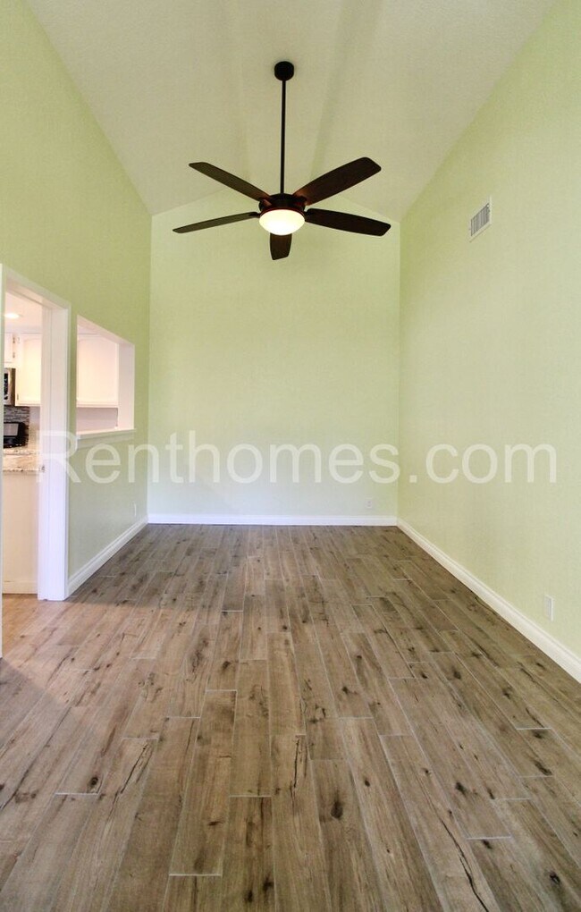 Building Photo - 15730 Via Calanova